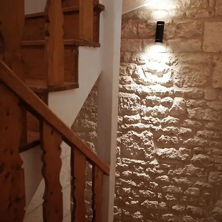 Maison De Inclus 니오르